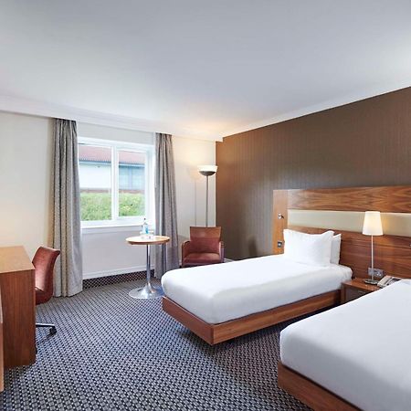 Отель Doubletree By Hilton Bristol North Номер фото