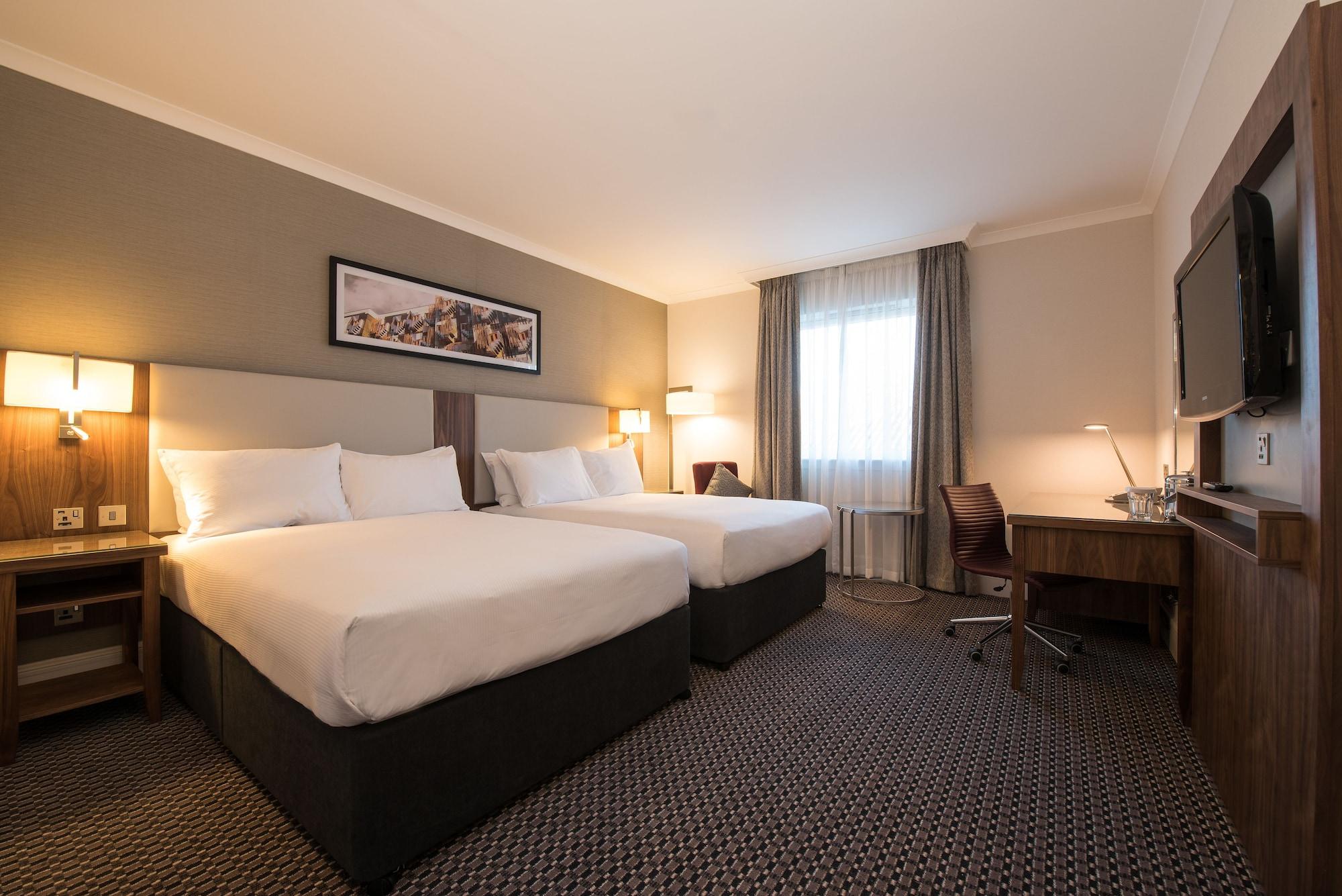 Отель Doubletree By Hilton Bristol North Экстерьер фото