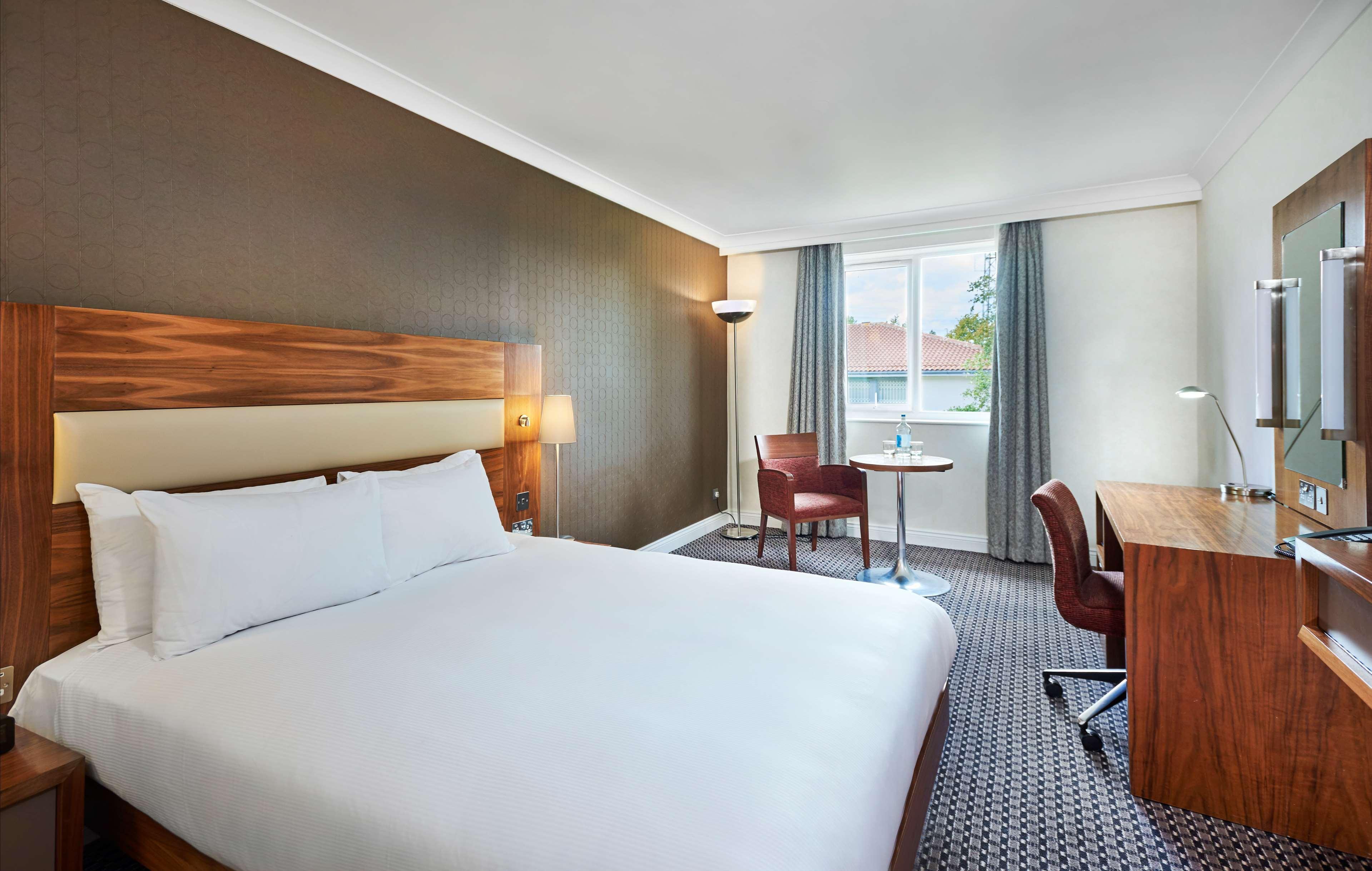 Отель Doubletree By Hilton Bristol North Номер фото