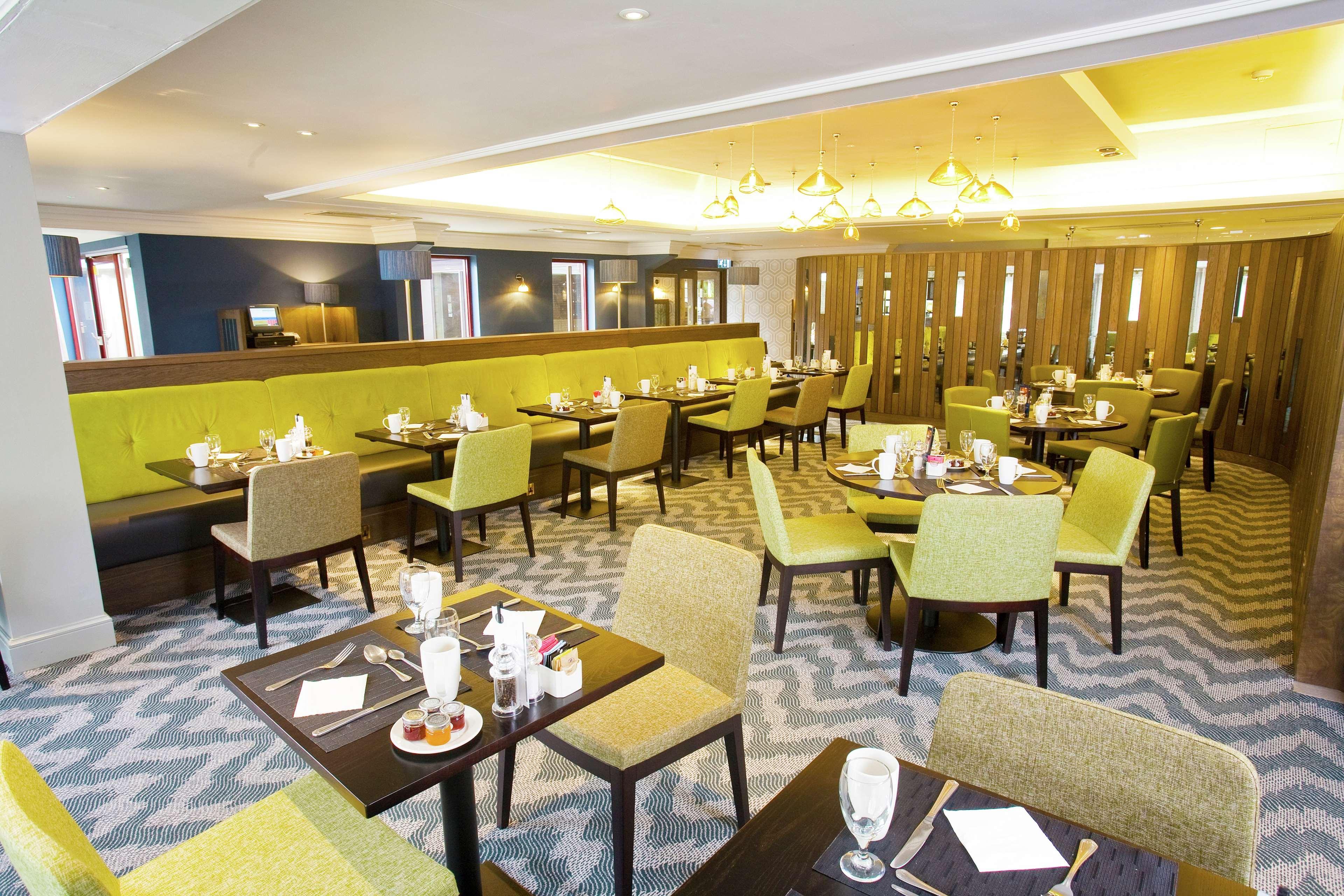 Отель Doubletree By Hilton Bristol North Ресторан фото