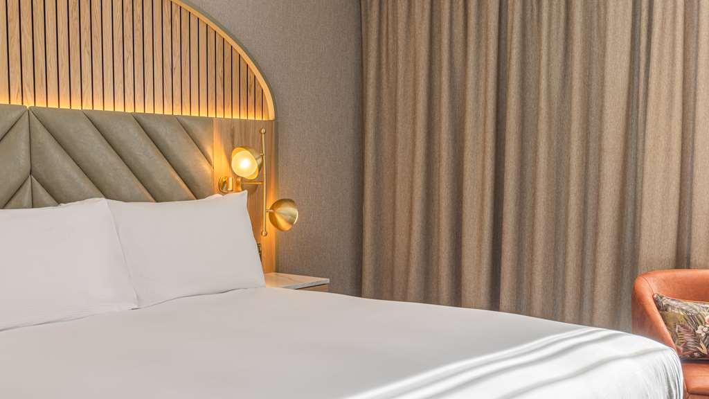 Отель Doubletree By Hilton Bristol North Номер фото