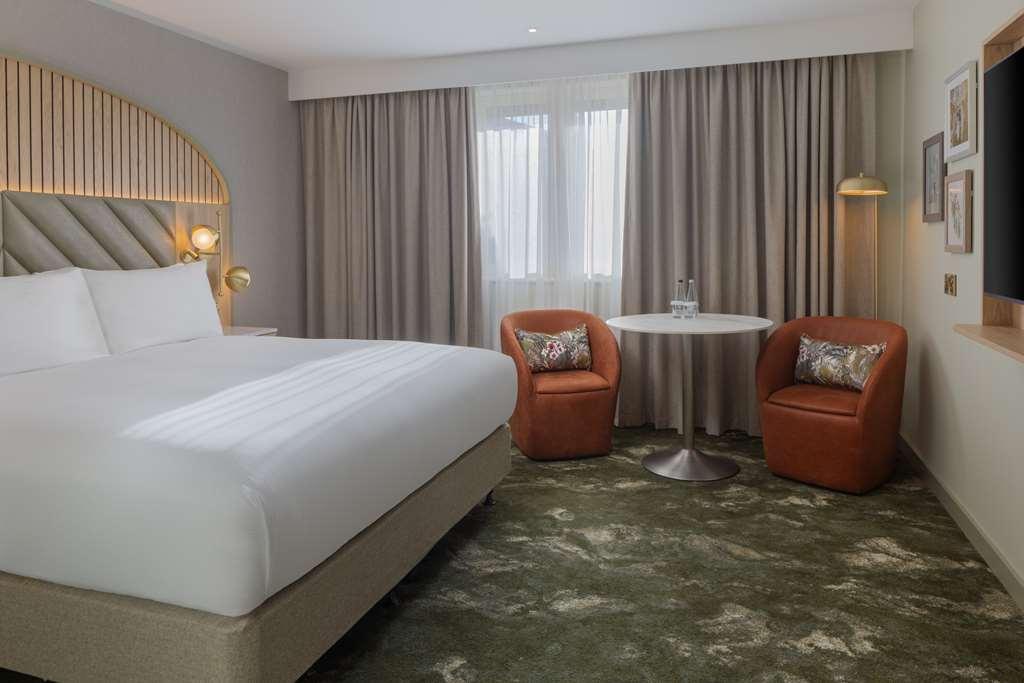 Отель Doubletree By Hilton Bristol North Номер фото