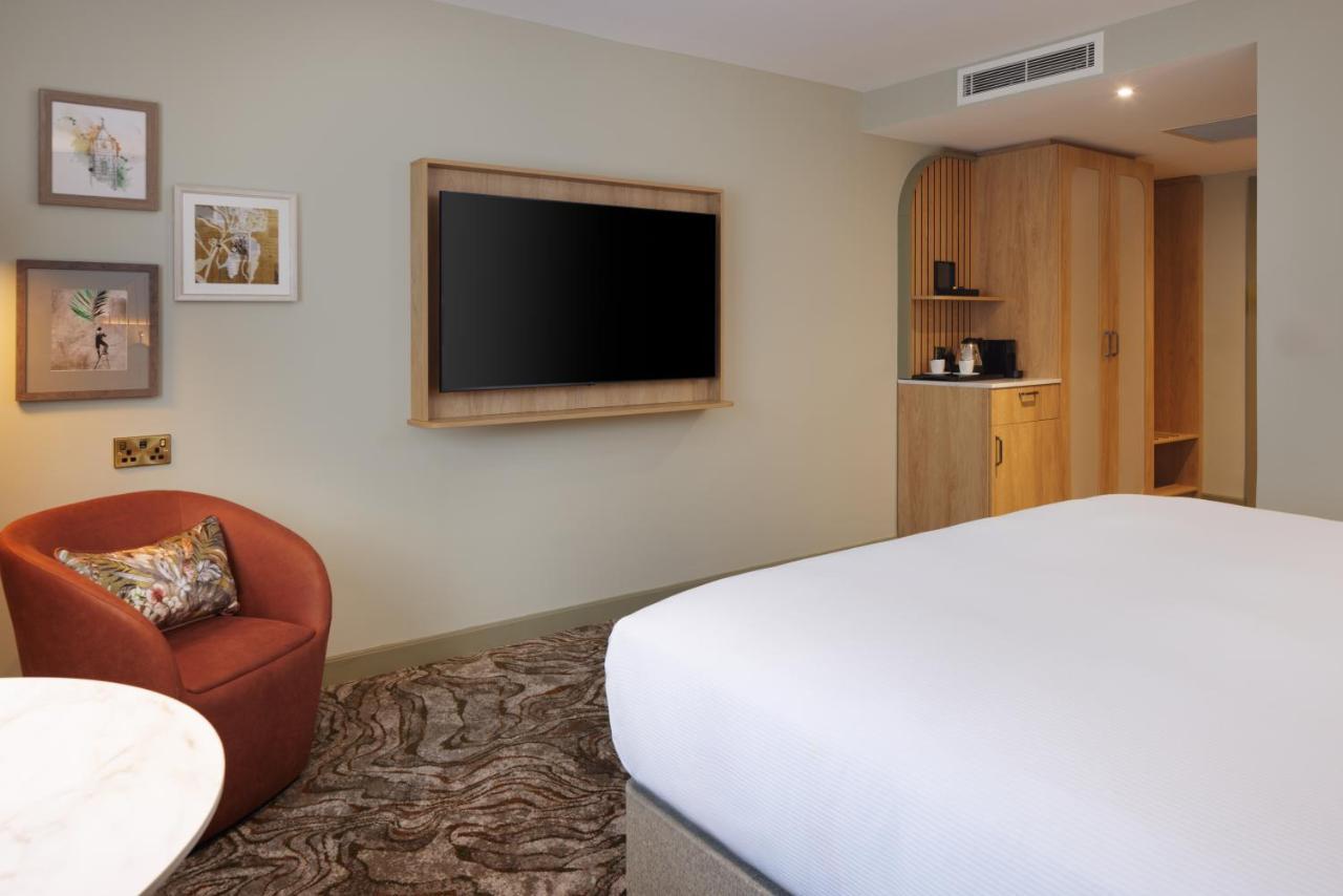 Отель Doubletree By Hilton Bristol North Экстерьер фото