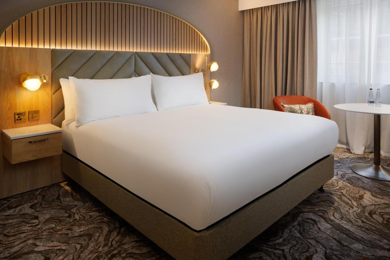 Отель Doubletree By Hilton Bristol North Экстерьер фото