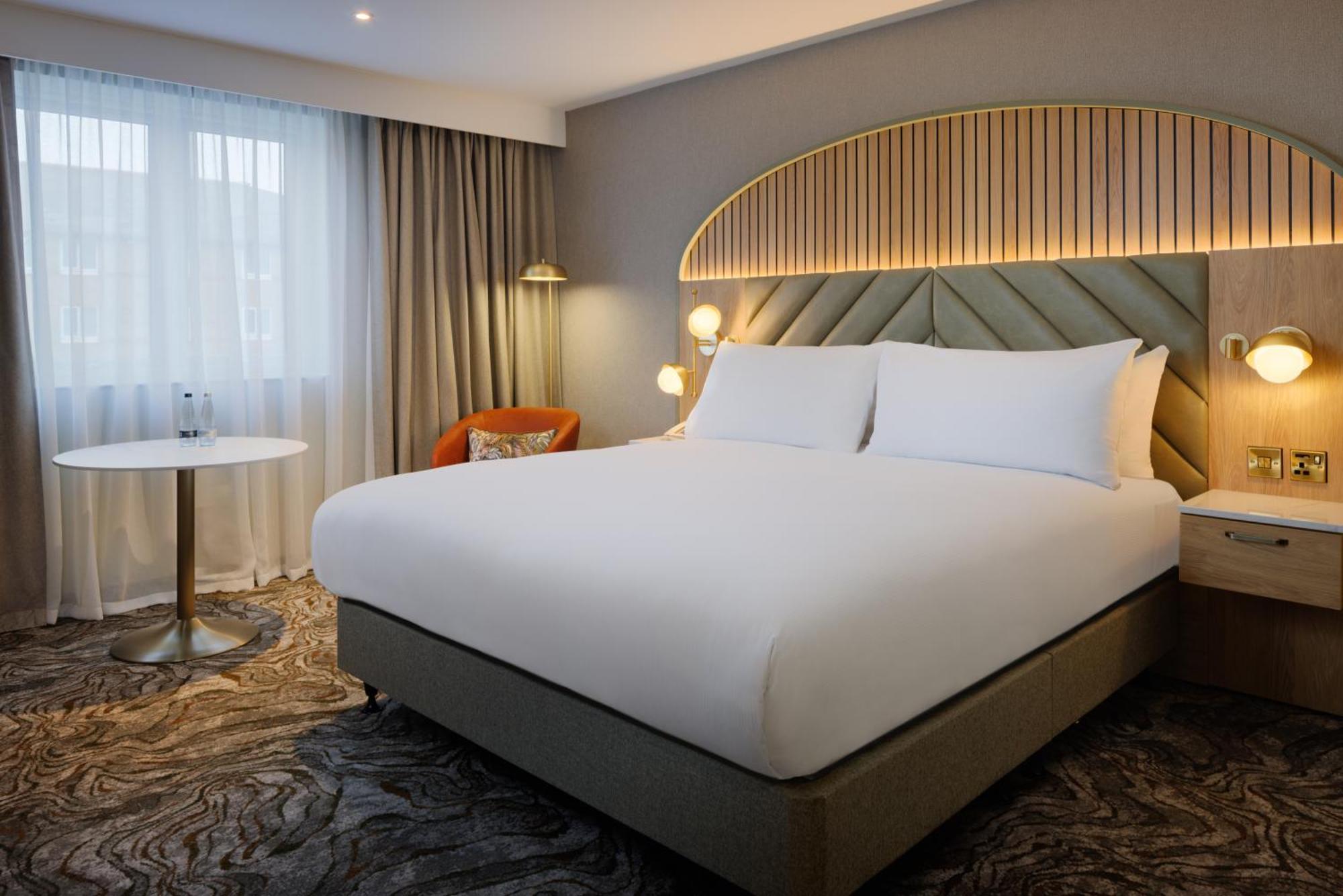 Отель Doubletree By Hilton Bristol North Экстерьер фото