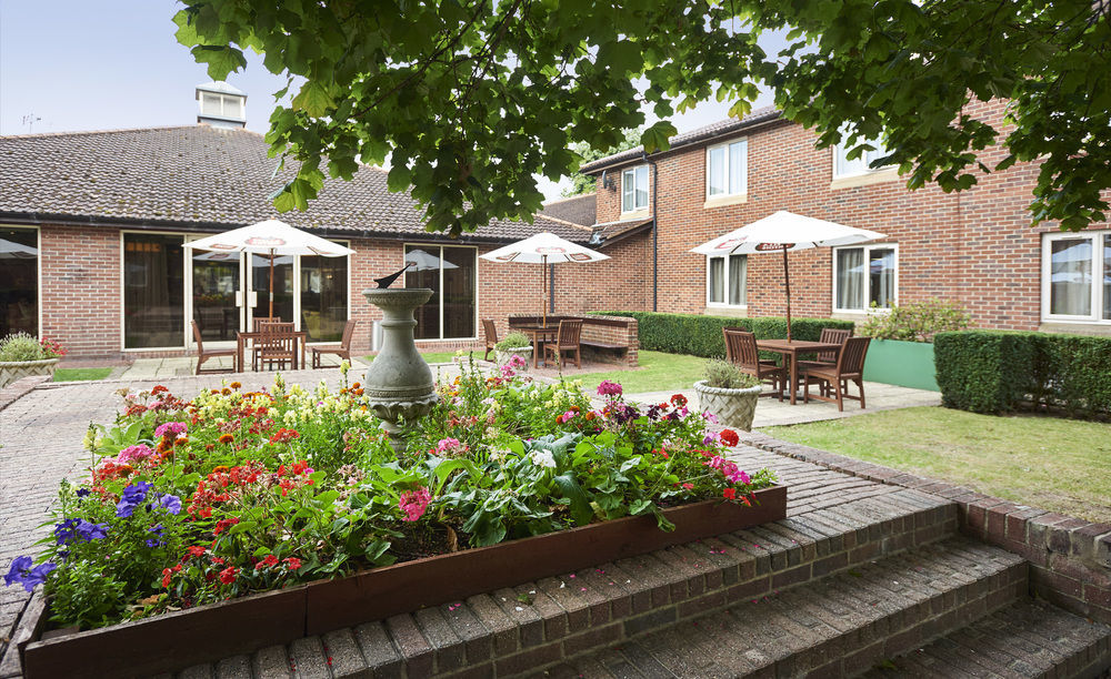 Отель Doubletree By Hilton Bristol North Экстерьер фото