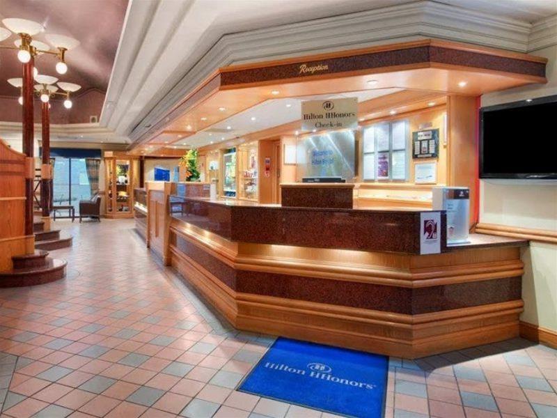 Отель Doubletree By Hilton Bristol North Экстерьер фото